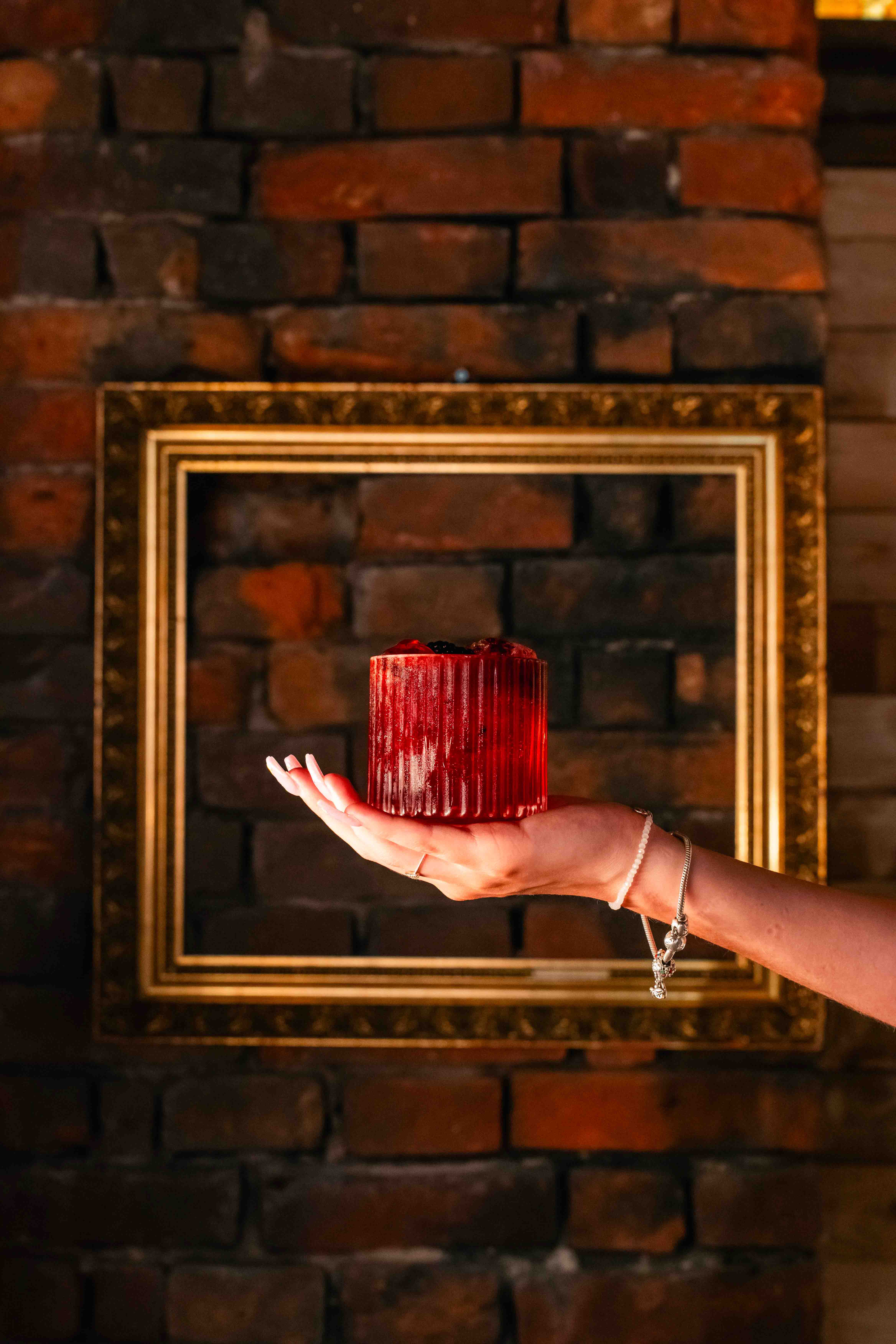 Naše malé hříchy left